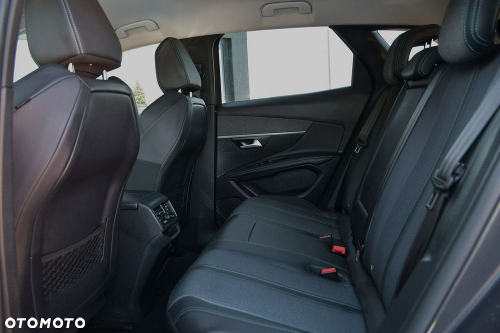 Peugeot 3008 1.6 PureTech Hybrid PHEV Allure Pack S&S EAT8 - 17