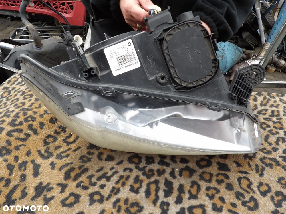 BMW - F25 - PRAWA LAMPA PRZEDNIA - H7 - USZKODZONE SZKŁO - UK - 5