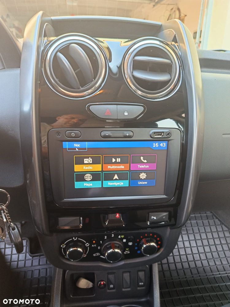 Dacia Duster 1.6 SCe Blackshadow S&S - 13