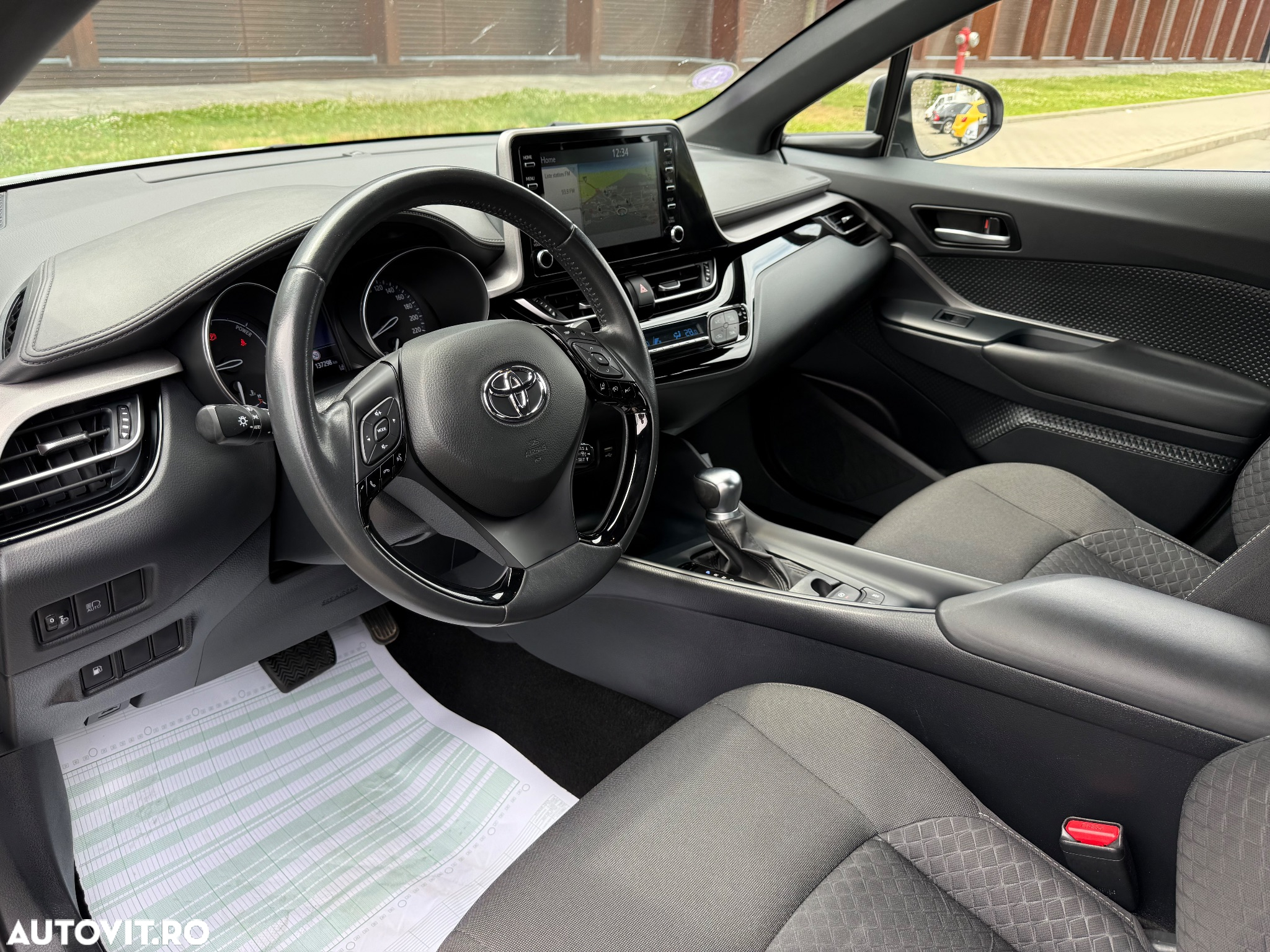 Toyota C-HR Hybrid Business-Edition - 10