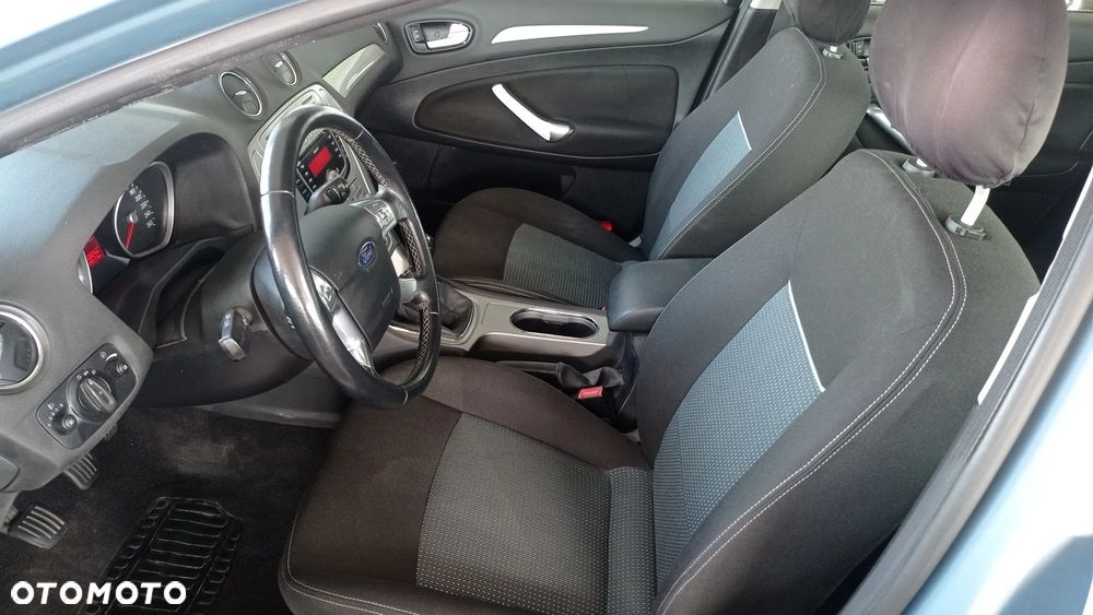 Ford Mondeo 1.6 Titanium - 36