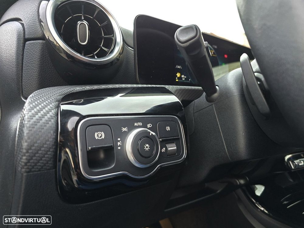 Mercedes-Benz A 180 d AMG Line Aut. - 37