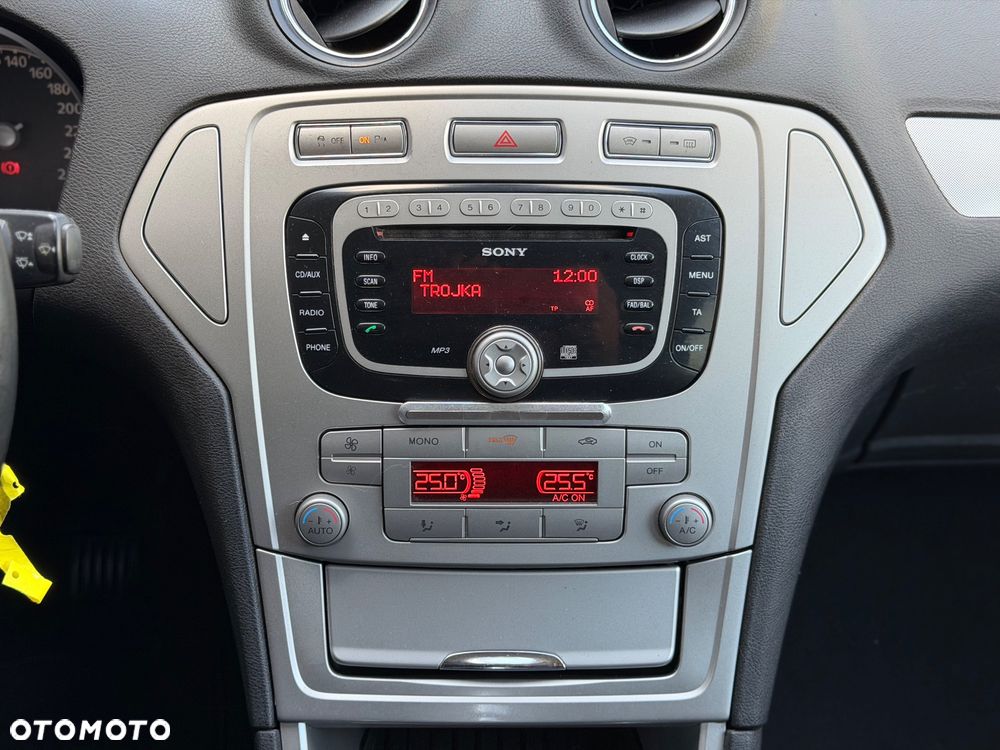 Ford Mondeo - 22