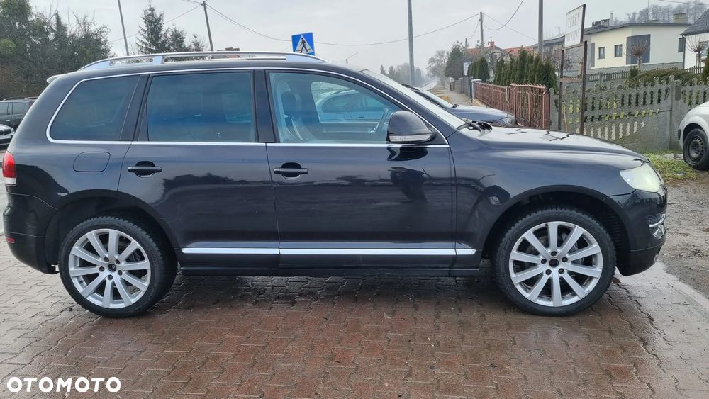 Volkswagen Touareg - 1