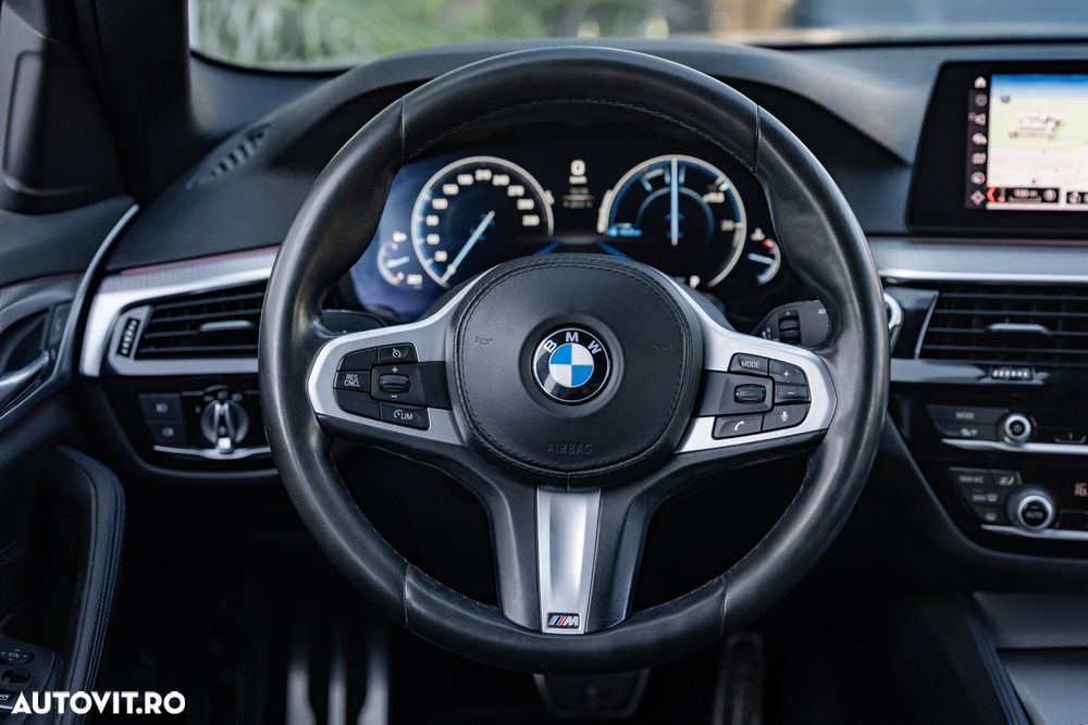 BMW Seria 5 520i Aut. M Sport Edition - 29