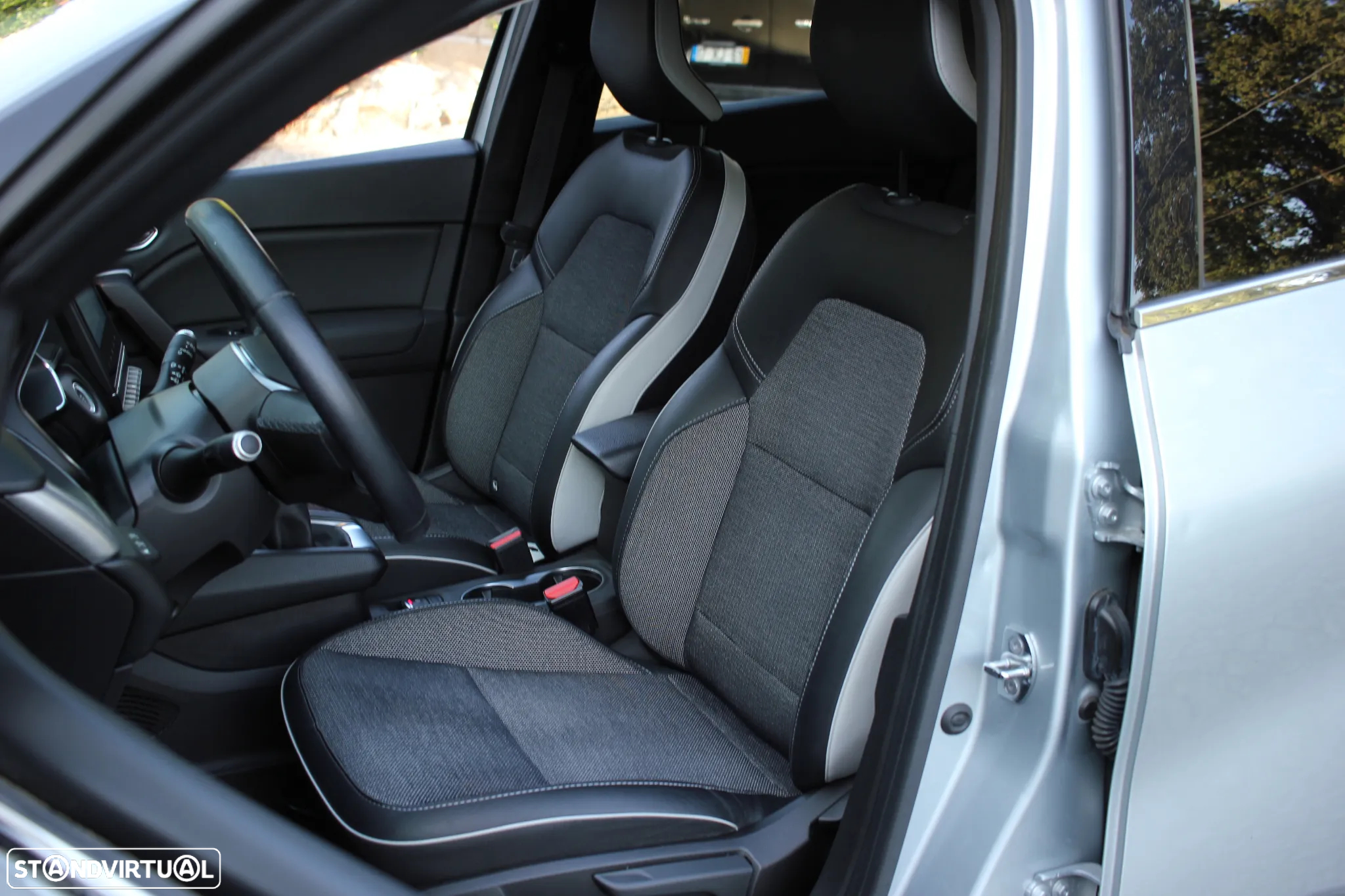 Renault Captur 1.0 TCe Exclusive - 11