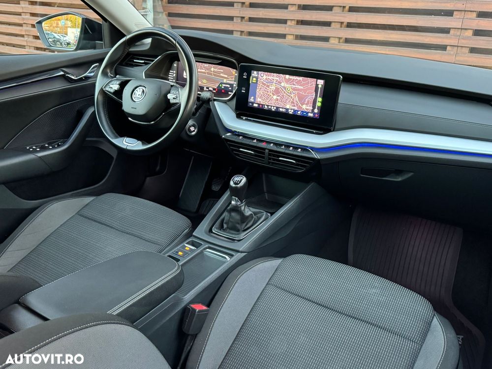 Skoda Octavia Combi 2.0 TDI Sportline - 13