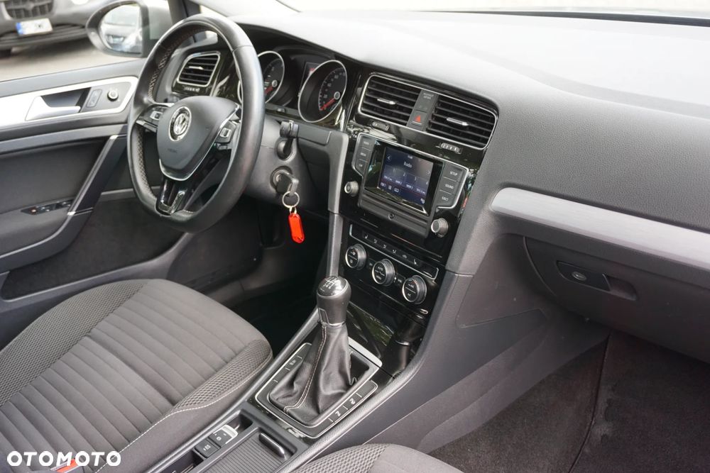 Volkswagen Golf 2.0 TDI BlueMotion Technology Cup - 18