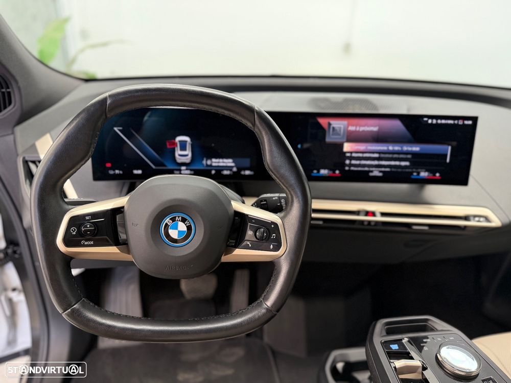 BMW iX xDrive 40 Pack Desportivo - 10