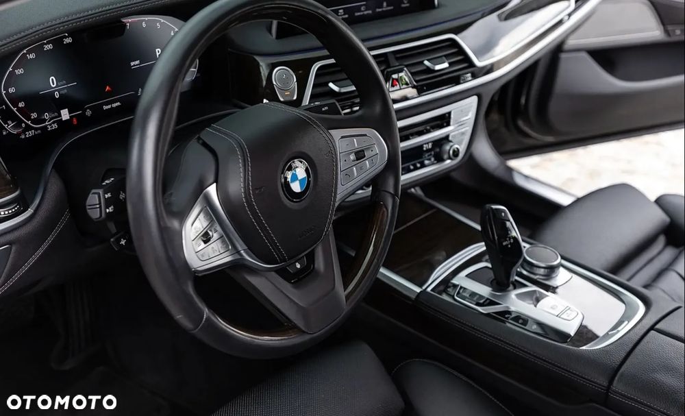 BMW Seria 7 740Li xDrive - 10