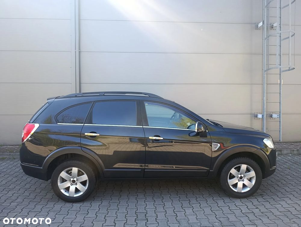 Chevrolet Captiva 2.4 2WD 7 Sitzer LS Family Edition - 7