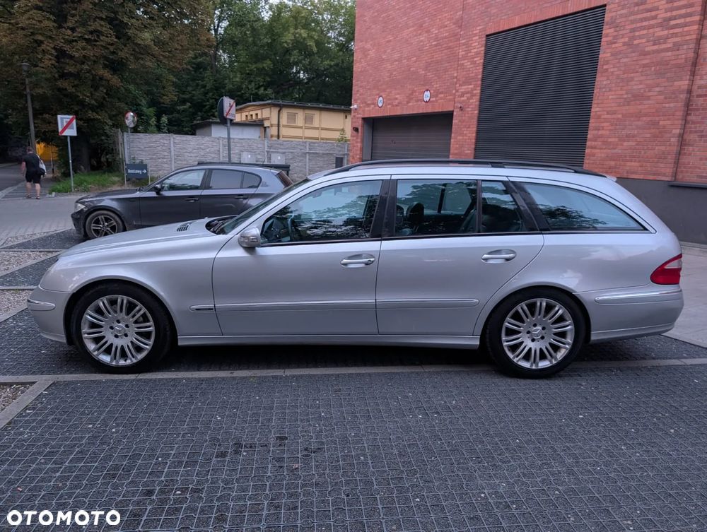 Mercedes-Benz Klasa E 200 T Kompressor Avantgarde Sport Edition - 2