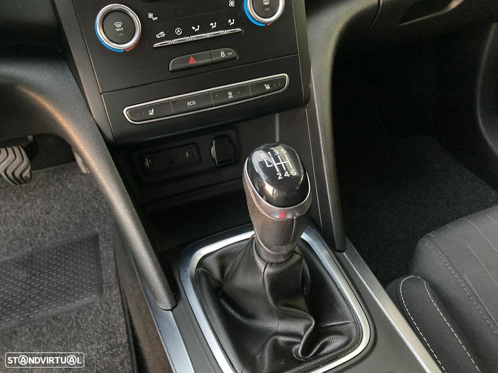 Renault Mégane Sport Tourer 1.3 TCe Limited - 24