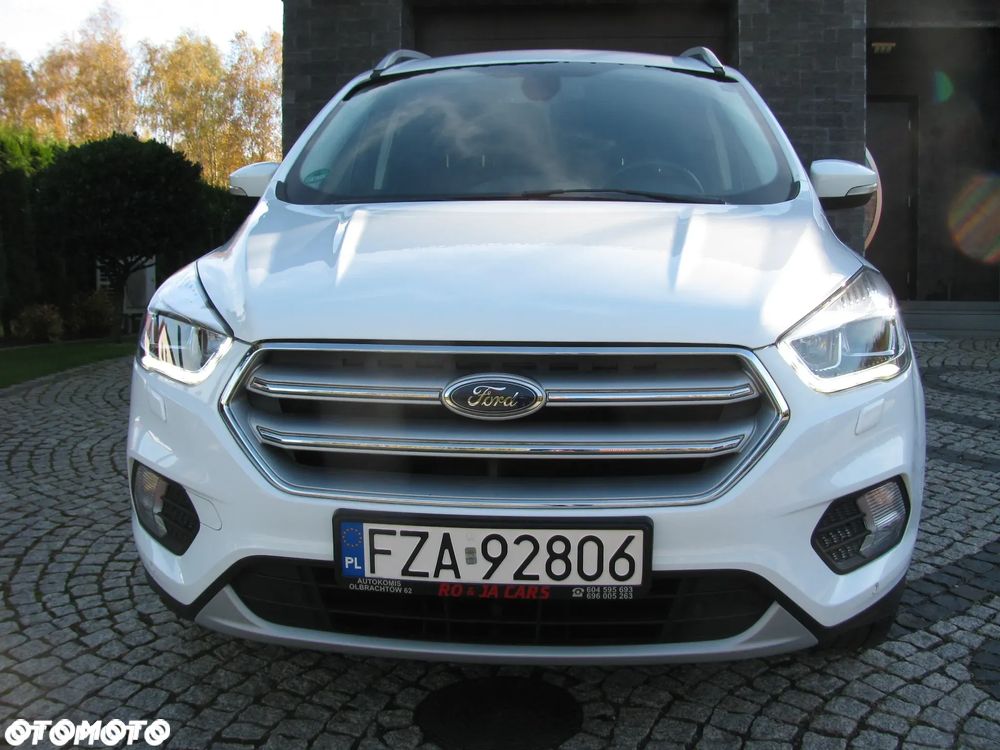 Ford Kuga 1.5 EcoBoost 2x4 Trend - 2