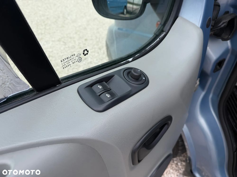Opel VIVARO - 16