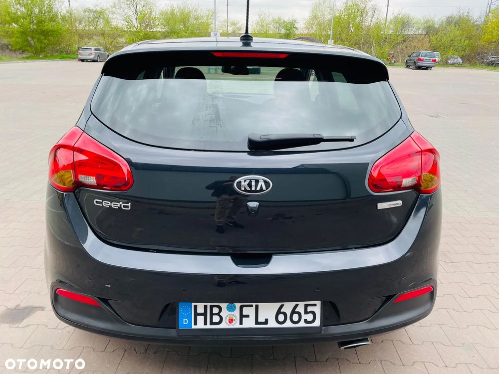 Kia Ceed 1.6 GDI Dream Team Edition - 4