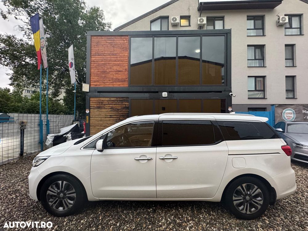 Kia Carnival - 7