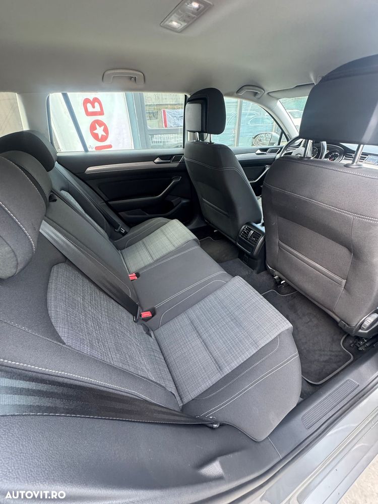 Volkswagen Passat - 16