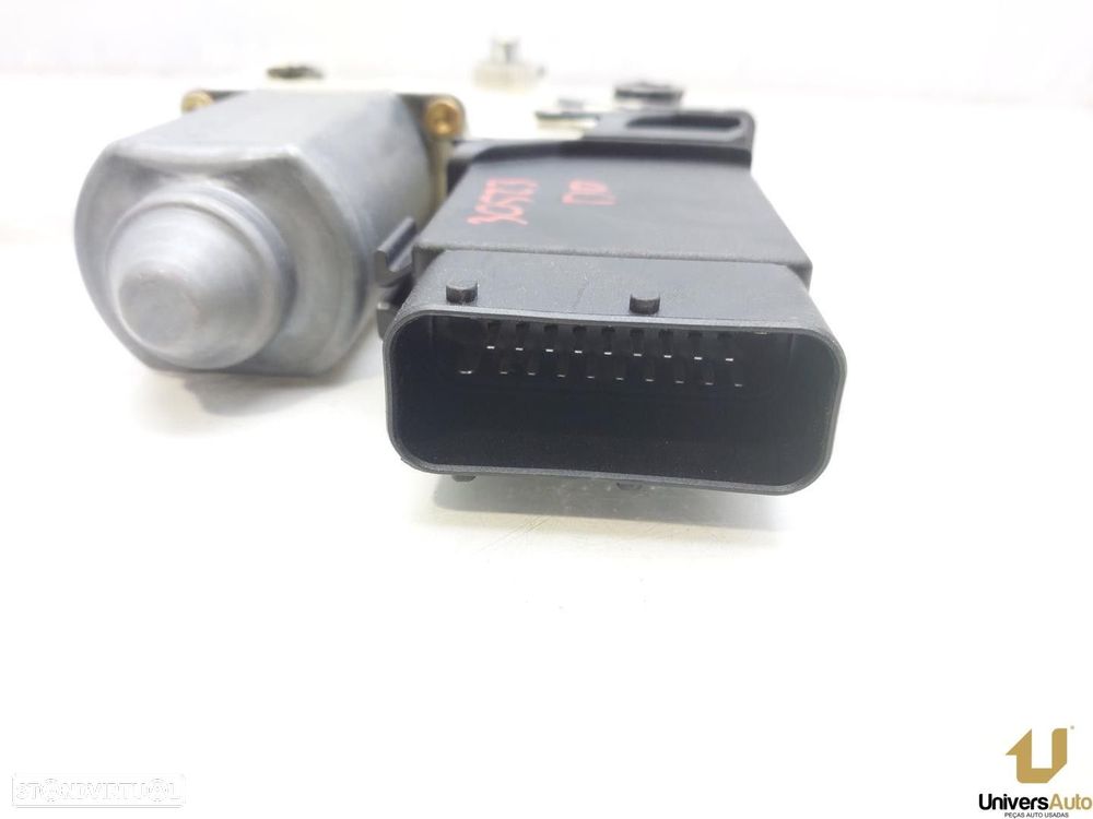 MOTOR ELEVADOR DE VIDRO FRONTAL DIREITO VOLKSWAGEN BORA 2001 -1J1959802D - 4