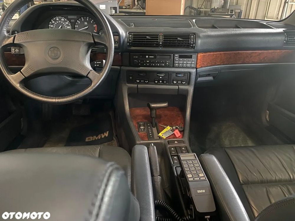 BMW Seria 7 750iL - 9