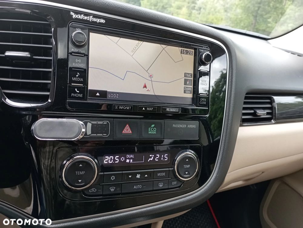 Mitsubishi Outlander 2.0 Instyle Navi 4WD CVT - 9