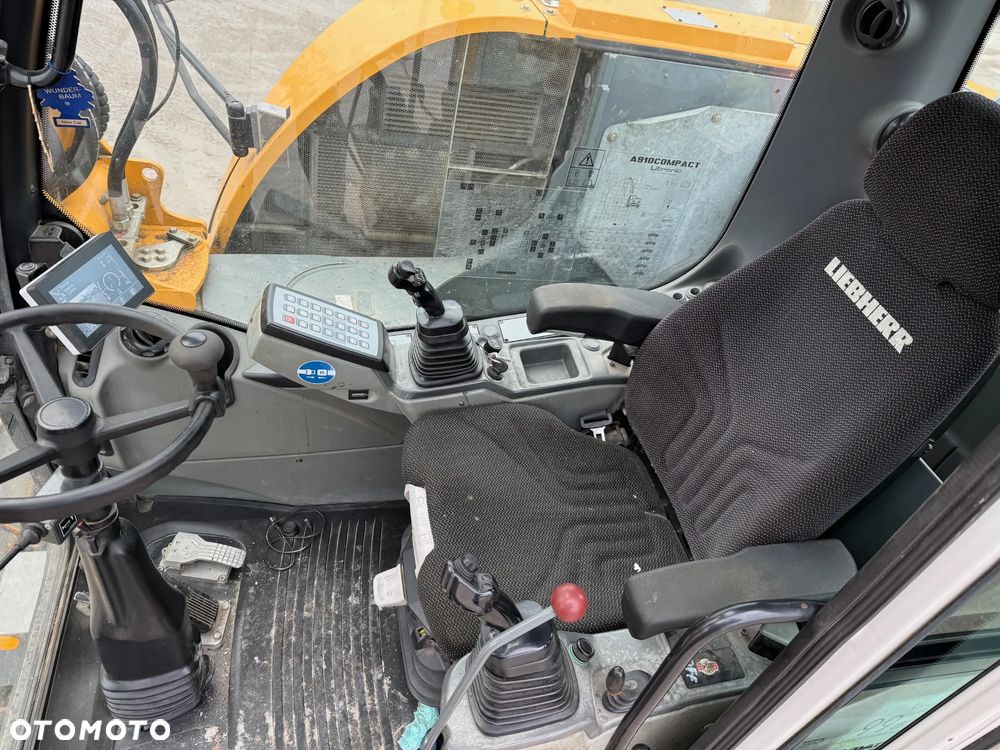 Liebherr A 910 Compact 2015 r. - 19