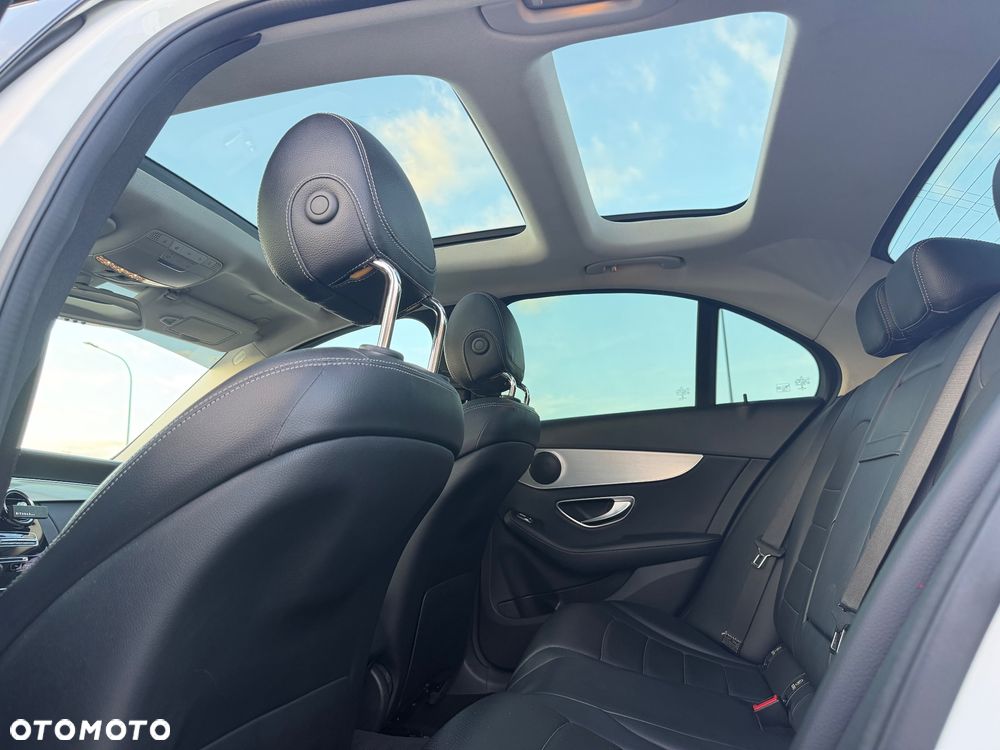 Mercedes-Benz Klasa C 300 7G-TRONIC - 35