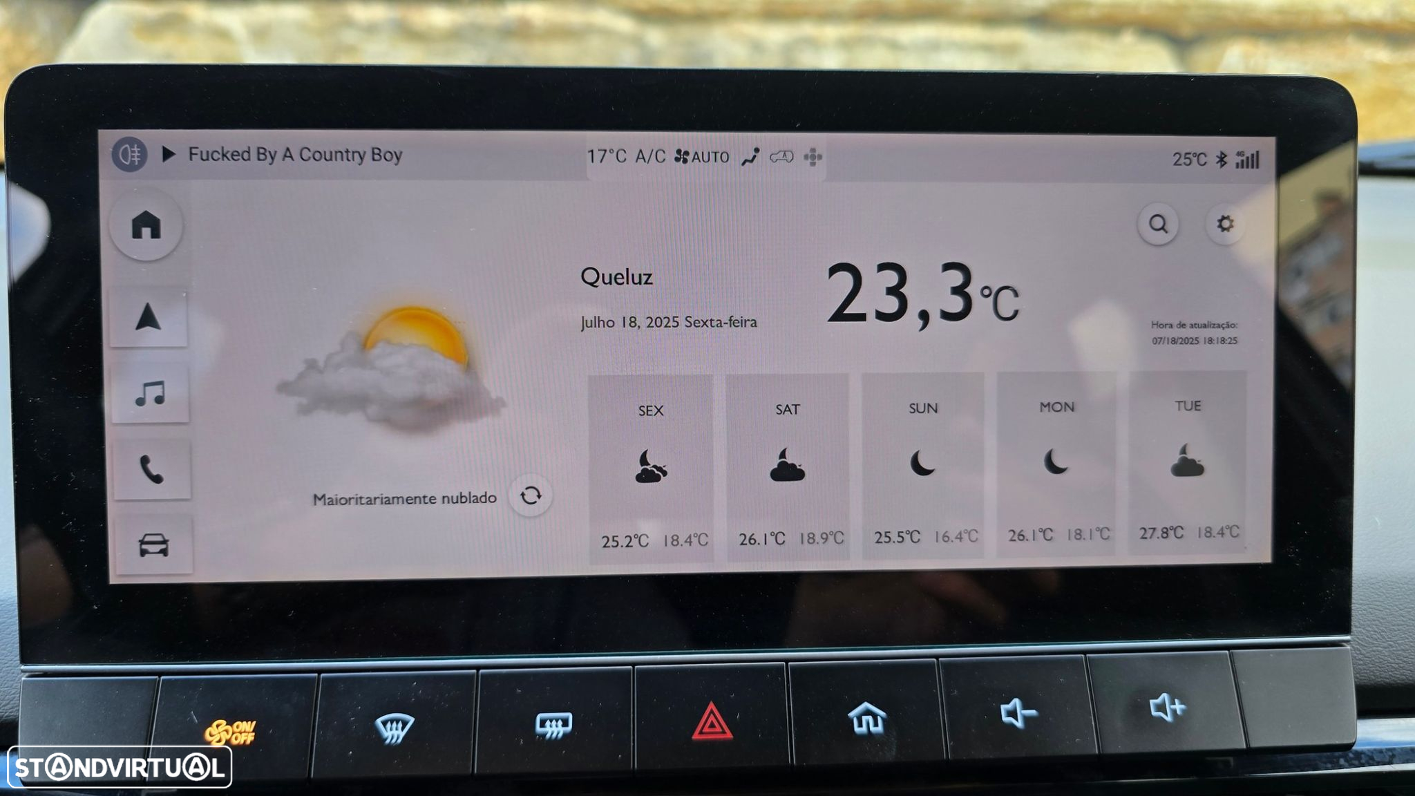MG MG4 64 kWh Luxury - 38
