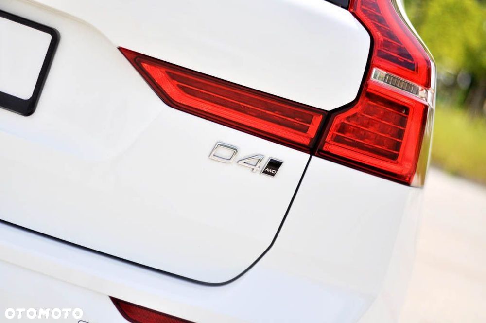 Volvo XC 60 D4 AWD Geartronic Momentum - 9
