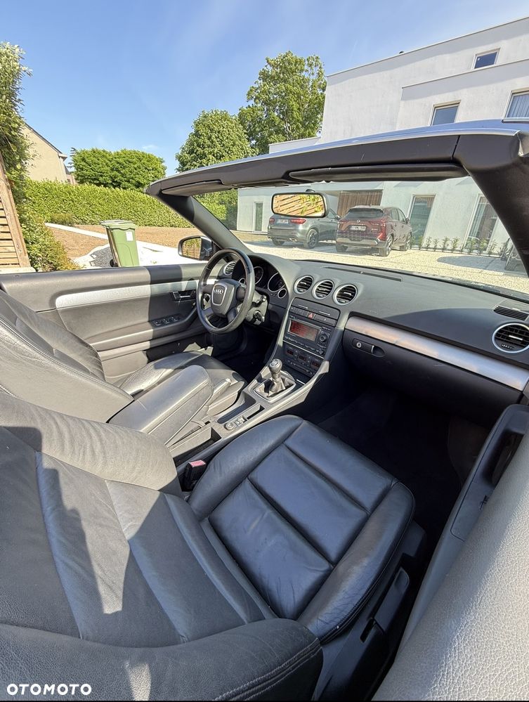 Audi A4 Cabrio 2.0 TDI DPF - 12