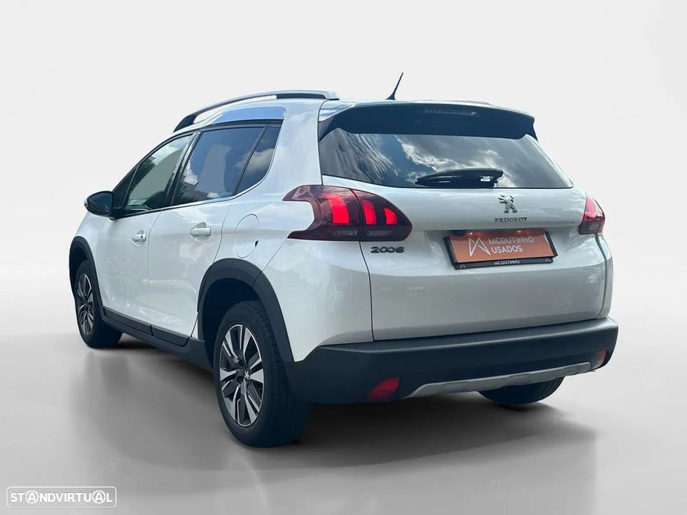 Peugeot 2008 1.2 PureTech Allure - 4