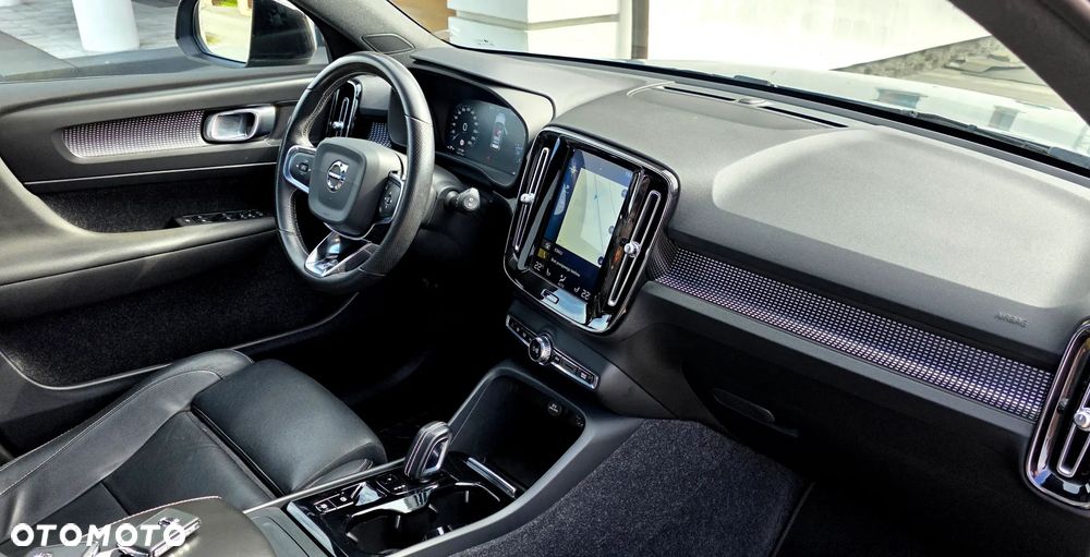 Volvo XC 40 D4 AWD Geartronic R-Design - 29