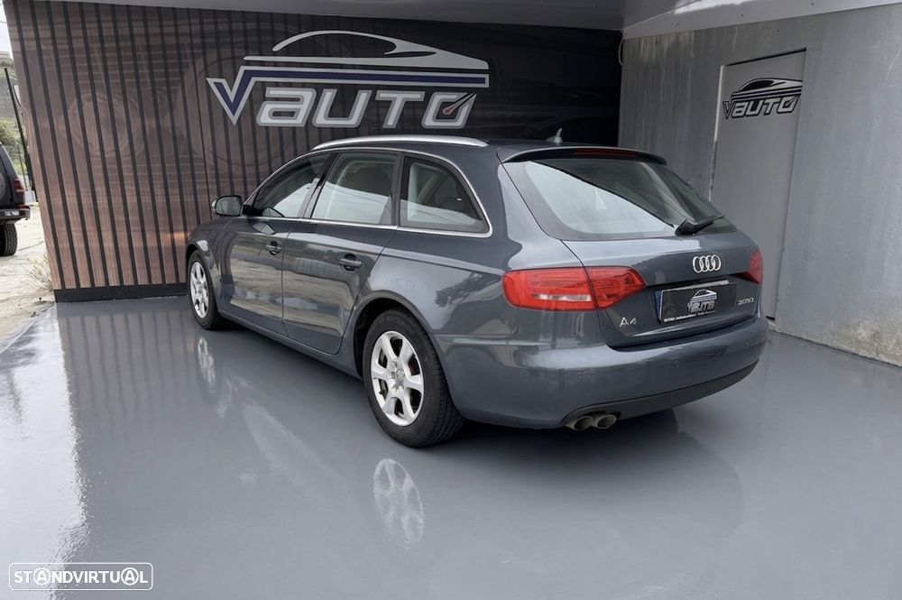 Audi A4 Avant 2.0 TDI - 9