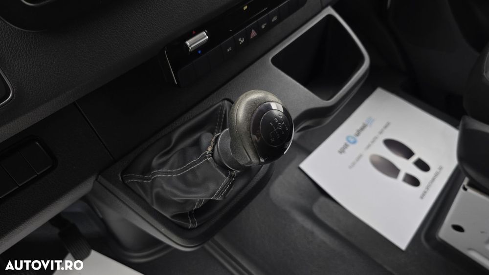 Mercedes-Benz Sprinter - 16