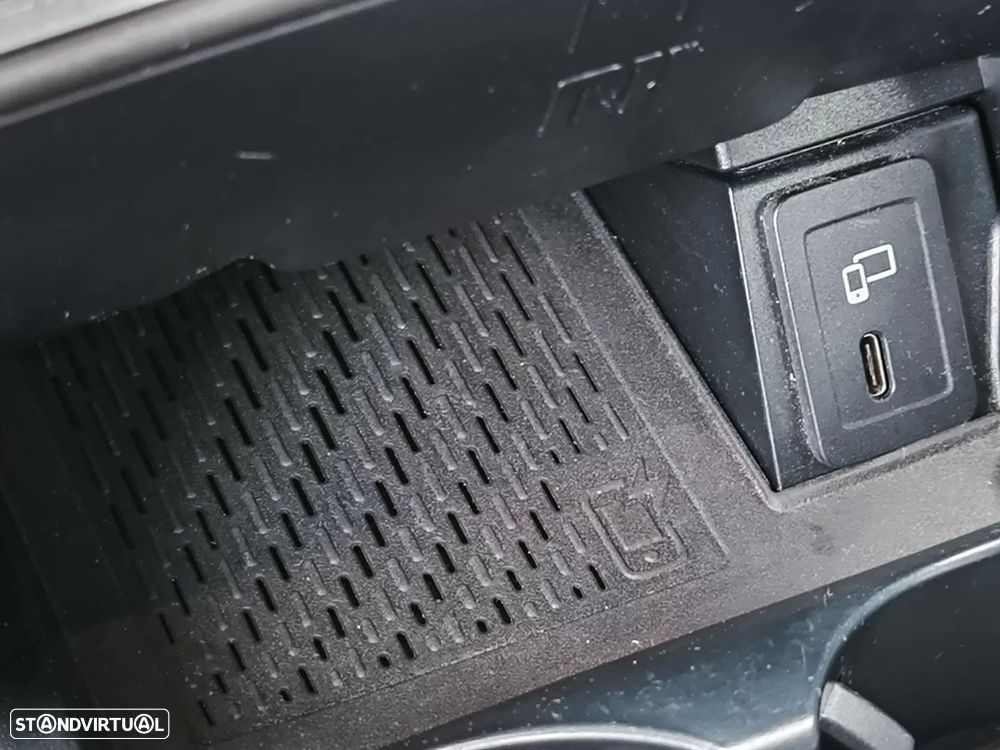 Mercedes-Benz GLC 300 e 4Matic - 37