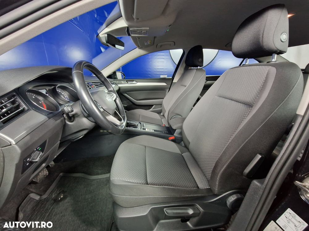 Volkswagen Passat 2.0 TDI DSG Trendline - 10