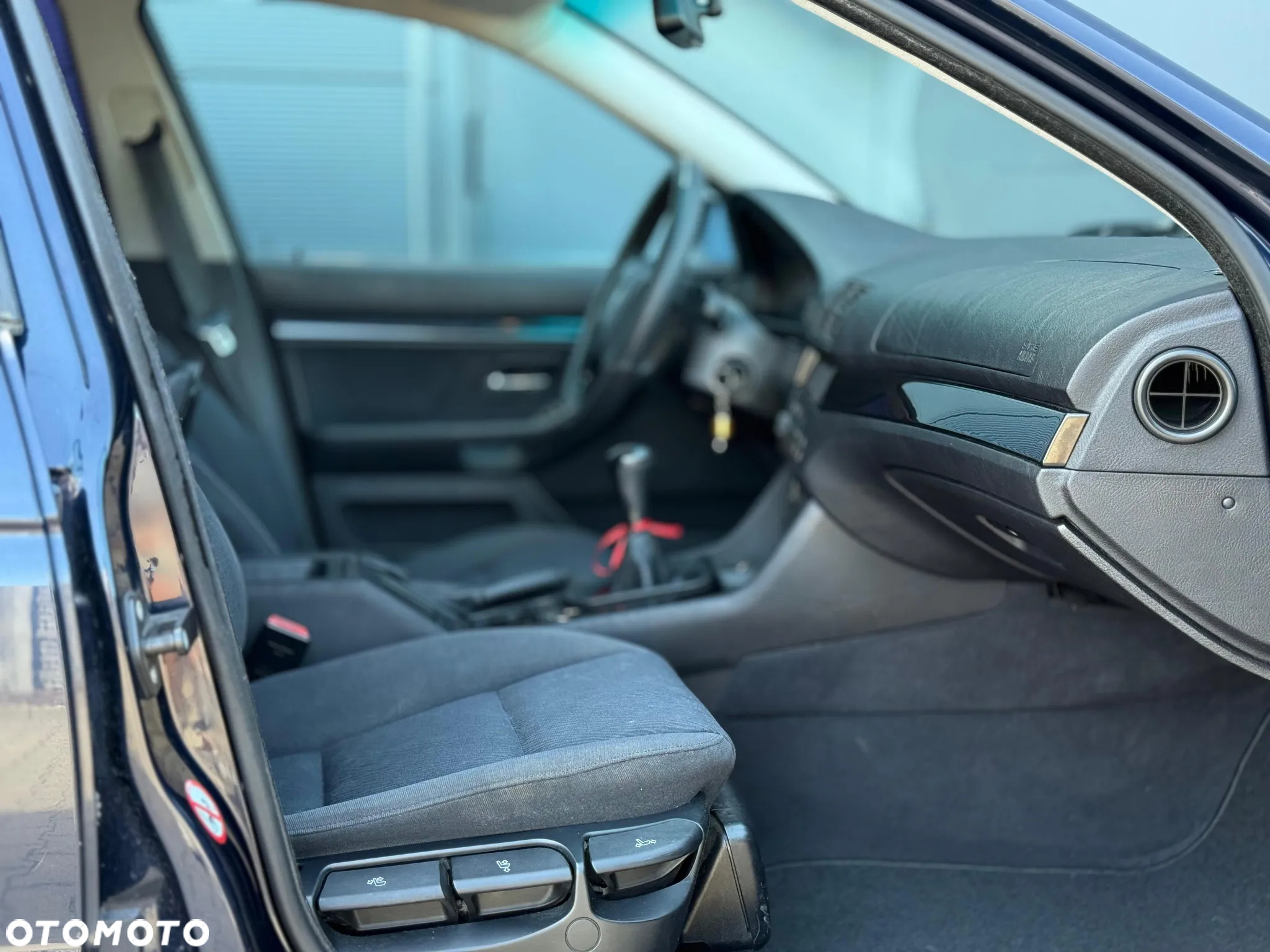 BMW Seria 5 520i - 24
