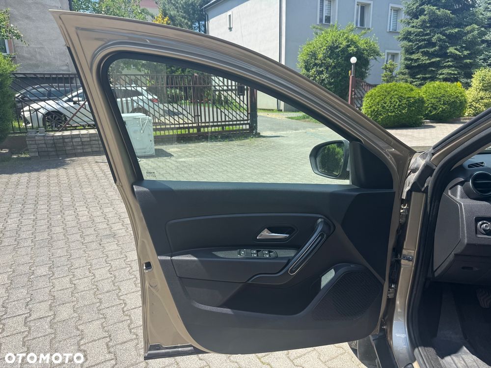 Dacia Duster 1.6 SCe Outdoor S&S - 13