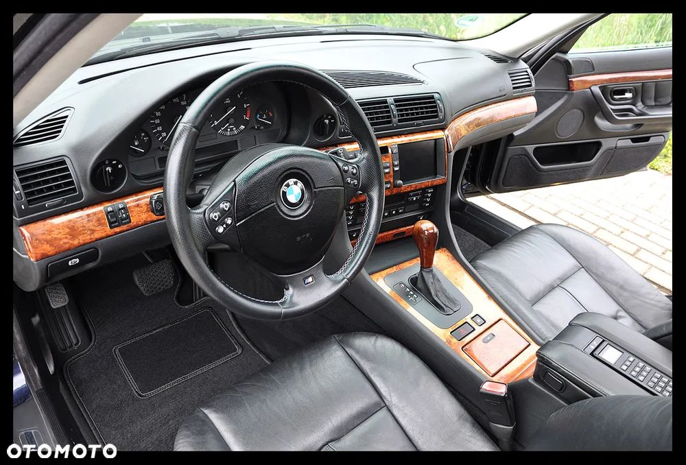 BMW Seria 7 728i L - 24