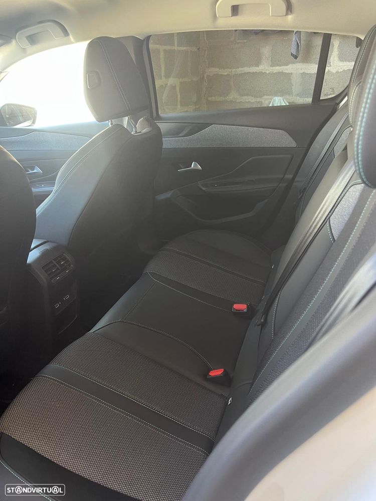 Peugeot 308 1.2 PureTech Allure EAT8 - 15