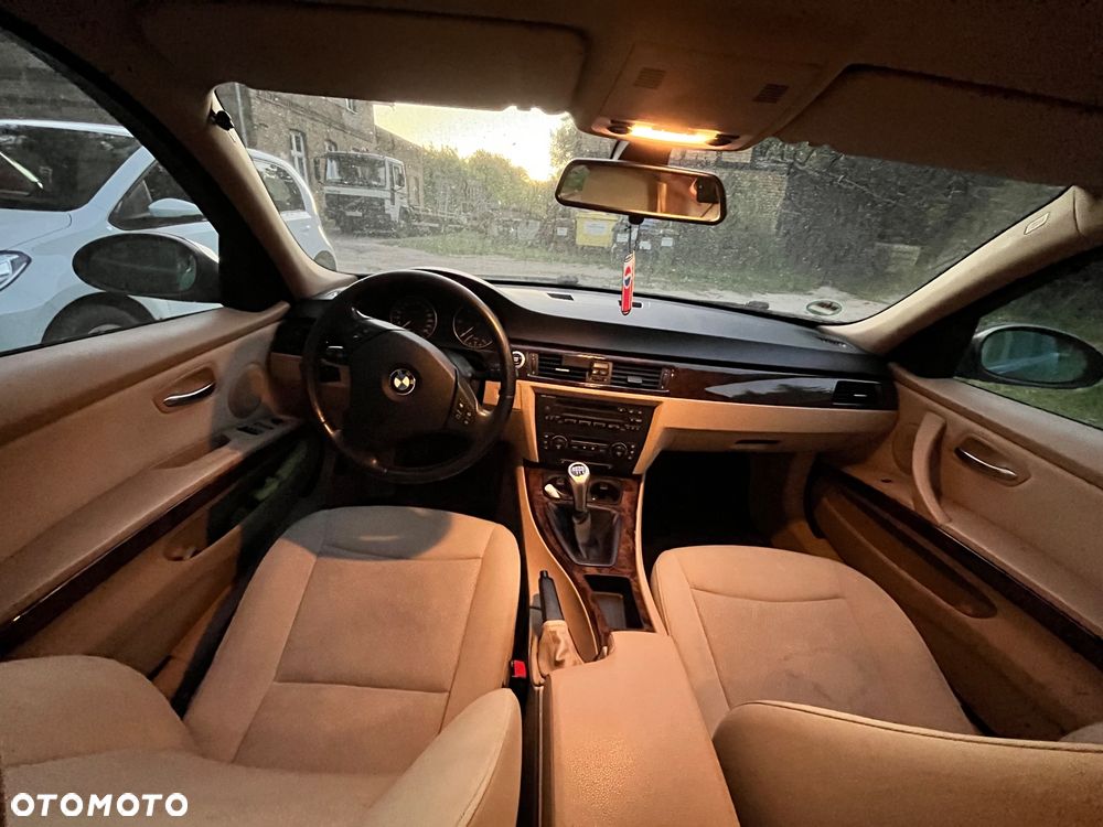 BMW Seria 3 320d - 5