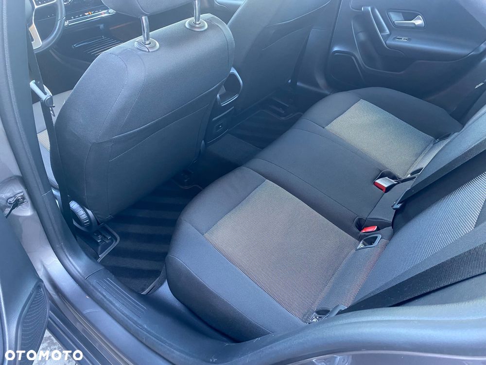 Mercedes-Benz Klasa A 180 d 8G-DCT Lim Entry - 10