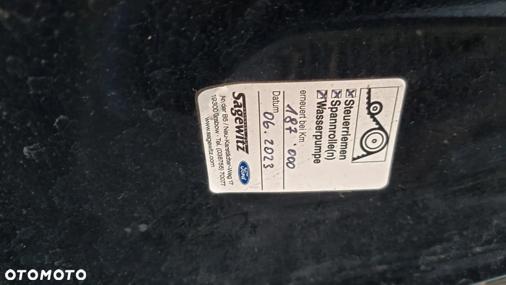 Ford Kuga 2.0 TDCi 2x4 Titanium - 40