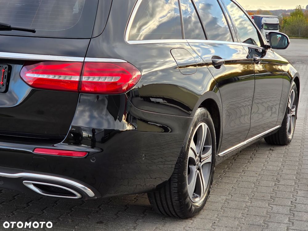 Mercedes-Benz Klasa E 220 d T 9G-TRONIC Exclusive - 15
