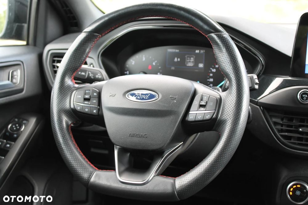 Ford Focus 1.5 EcoBlue Start-Stopp-System ST-LINE - 23