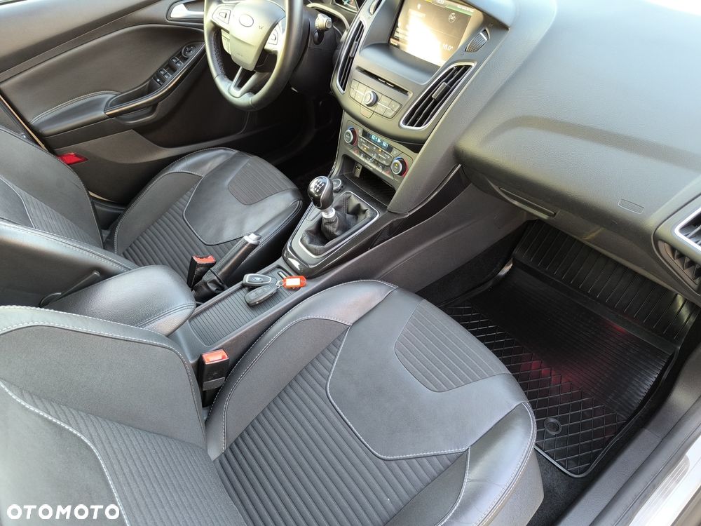 Ford Focus - 18