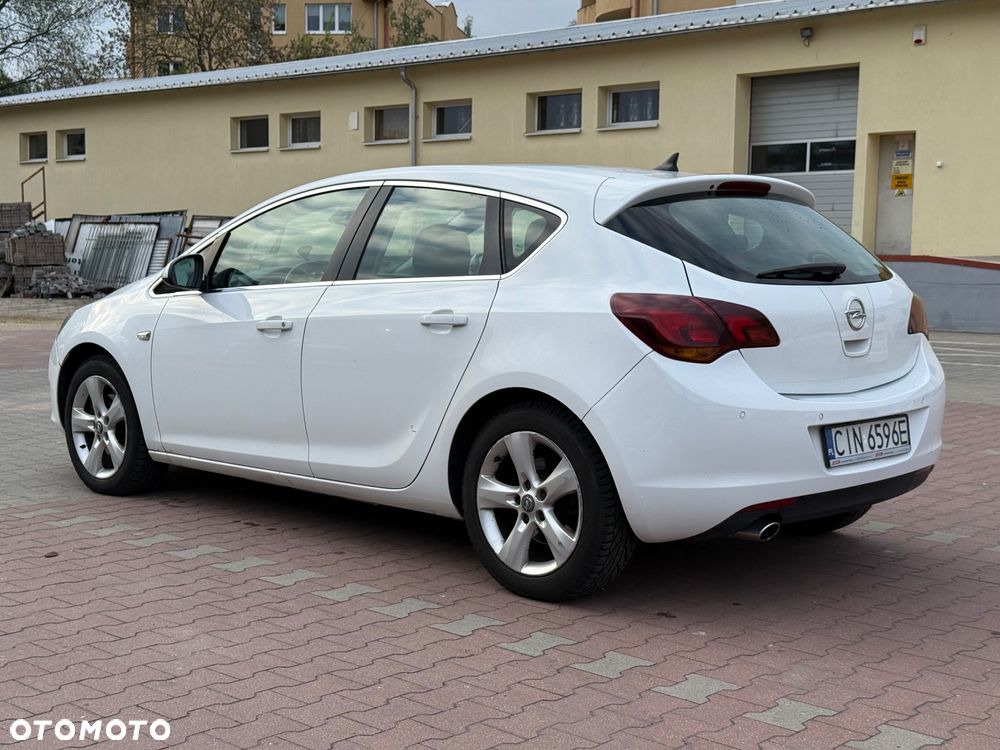 Opel Astra 2.0 CDTI Cosmo - 13