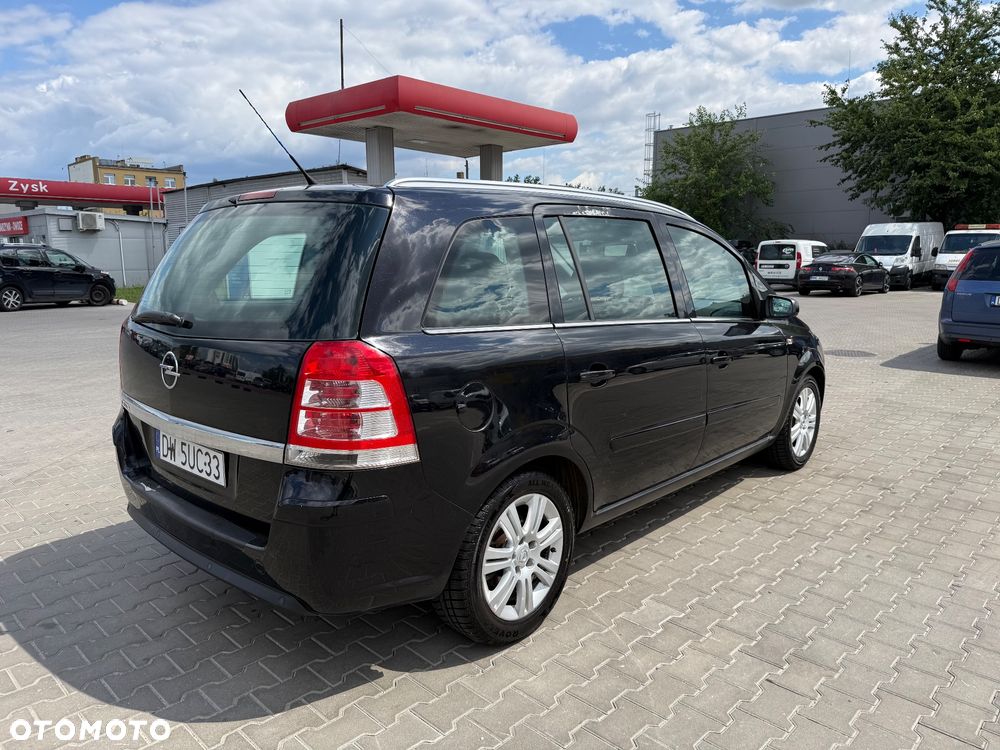 Opel Zafira 1.8 Cosmo - 4