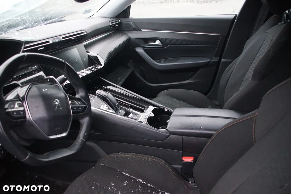 Auto na części - Peugeot 508 II 1.6 PureTech 180 KM 5G06 AWF8G30 KCA 2020R Silnik Skrzynia Drzwi Błotnik Klapa Zderzak Lampa Szyba Deska Kokpit Sterownik Moduł Czujnik Licznik Wyświetlacz Kierownica Panel - 10