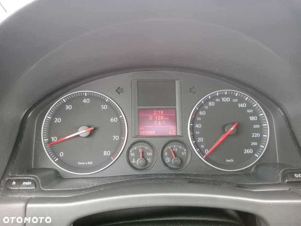 Volkswagen Golf Plus 2.0 FSI Comfortline - 9